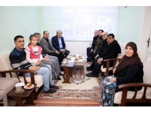 Başkan Şahin Şehit Ailelerini Ziyaret Etti