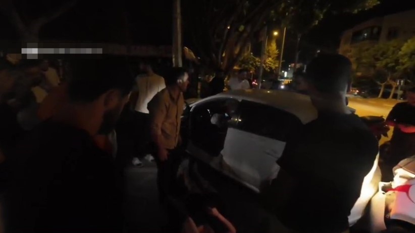 antalya-da-otomobiller-kavsakta-carpisti-2-yarali