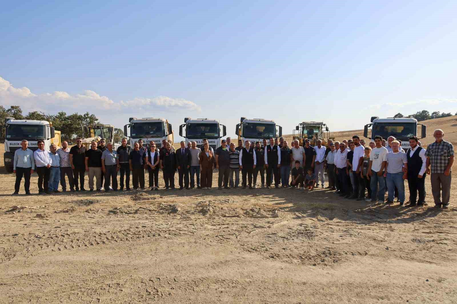 bilecik-te-8-kilometrelik-koy-yolu-sicak-asfalta-hazirlaniyor