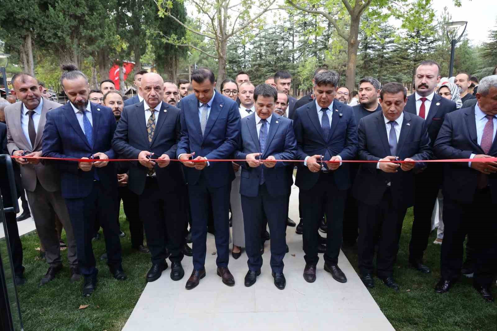 bilecik-te-beylikten-imparatorluga-dijital-tarih-muzesi-acildi