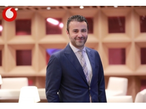 Canlı Bilgi Yarışması Oyna Kazan Vodafone Vitrin Ailesine Katıldı