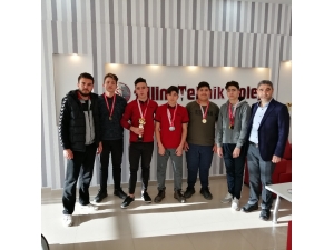 Zirveyi Kimseye Kaptırmadılar