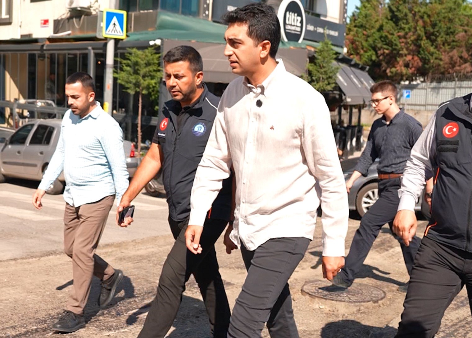 tuzla-da-asfalt-seferberligi-ana-caddeler-ve-ara-sokaklar-yaz-boyunca-yenileniyor