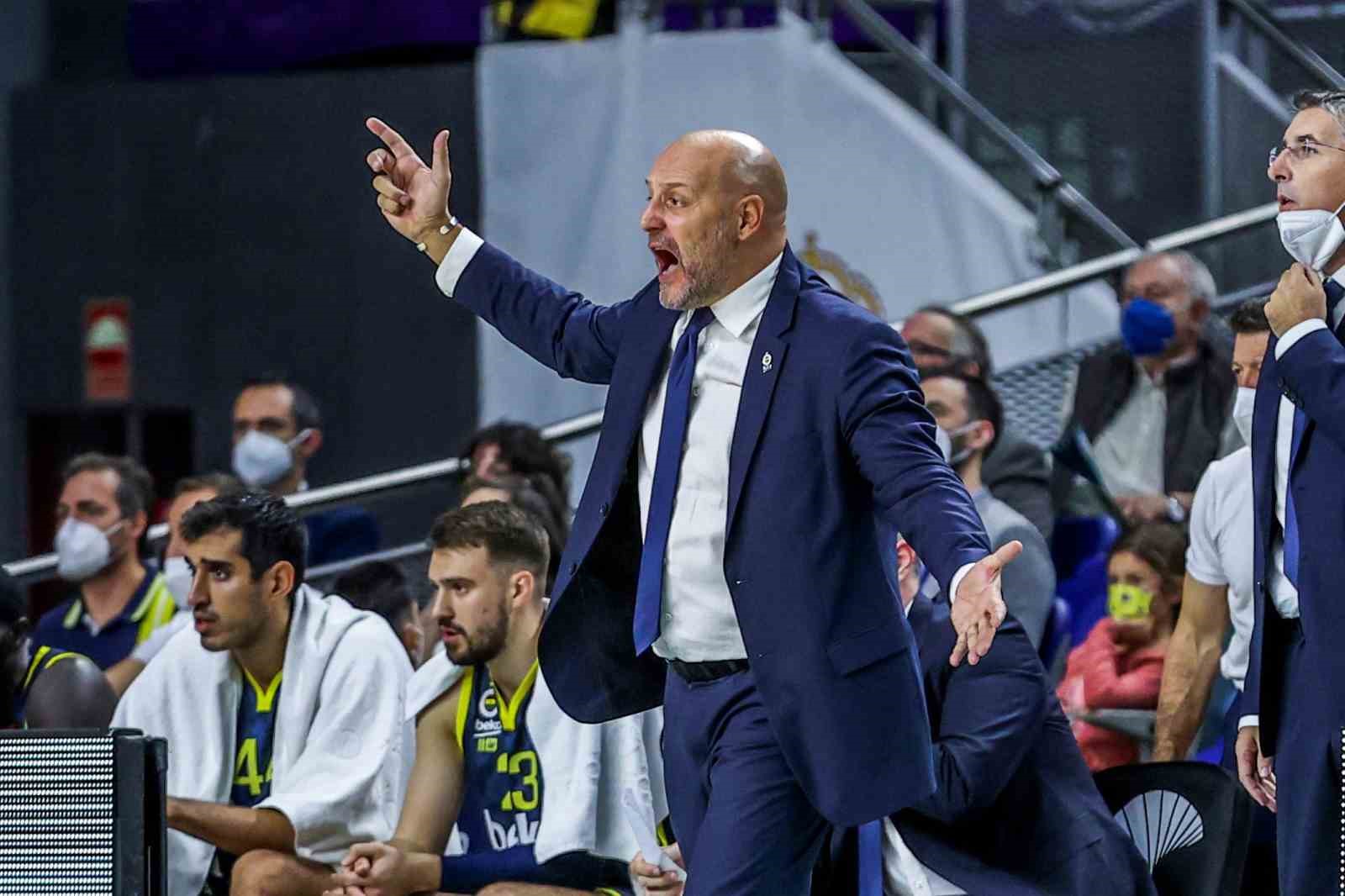 bahcesehir-koleji-basantrenor-aleksandar-djordjevic-ile-anlasti