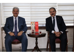 Keskin’den, Başkan Adayı Ekinci’ye Övgü