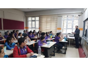 Cumhuriyet Ortaokulu’nda ‘Gözetmensizsiniz’ Sınavı