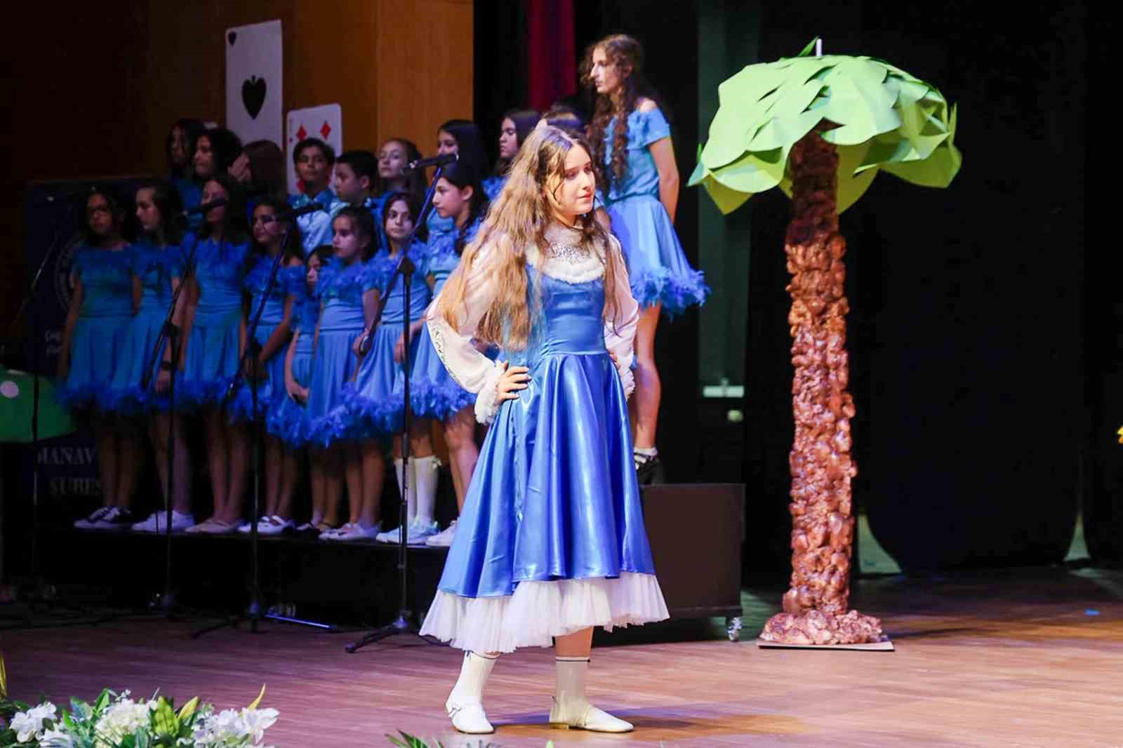 manavgat-ta-alis-harikalar-diyarinda-muzikali-sahnelendi