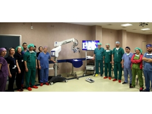 Tıp Fakültesi’ne Yarım Milyonluk Ameliyat Mikroskobu