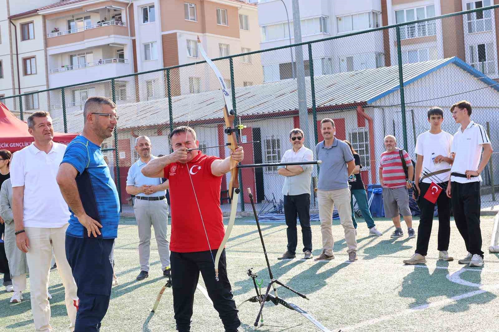 bilecik-te-gsb-yaz-spor-okullari-coskuyla-acildi