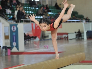 Kızlarda Bayburt, Erkeklerde İse Rizeli Cimnastikçiler Büyük Başarı Elde Etti