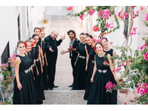 Flamenko Şarkıcısı Arcngel Ve Yeni Bulgar Sesleri Korosu Estruna, Al Este Del Cante İle Crr’de