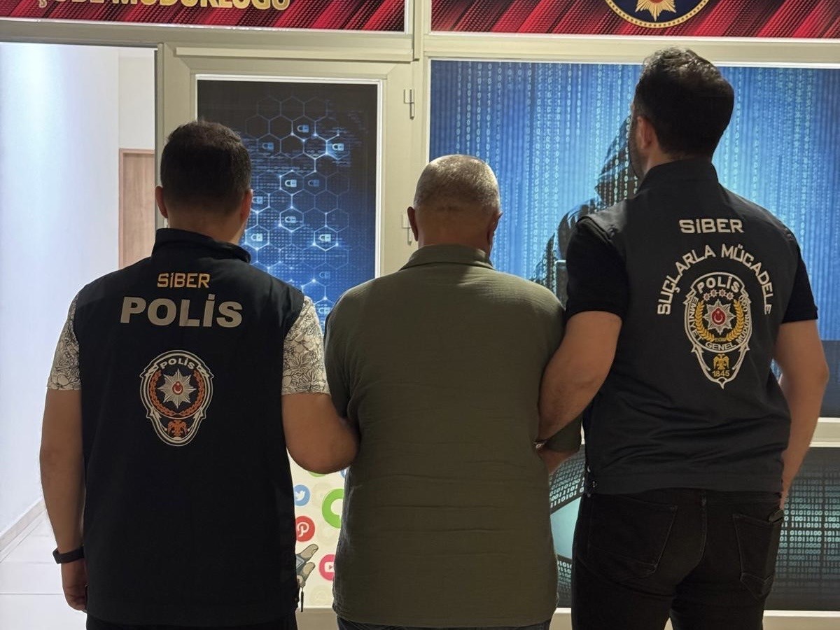 usak-ta-27-yil-30-gun-kesinlesmis-hapis-cezasi-bulunan-dolandiricilik-hukumlusu-yakalandi