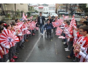 Minik Taraftarlardan Küfre Karşı Slogan: ’Kötü Söz Söyleme, Ağzını Kirletme’