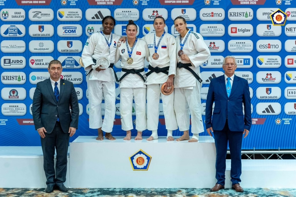 beun-lu-milli-judocu-gulenay-dan-avrupa-da-altin-zafer