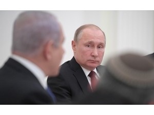 Putin, Netenyahu İle Görüştü