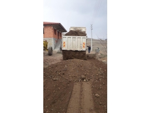 Şuhut Belediyesi Yol Bakım Ve Yenileme Çalışmalarına Devam Ediyor