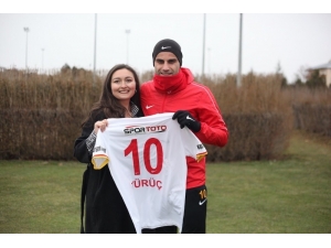 Maçın Adamını Bilenler Forma Kazandı