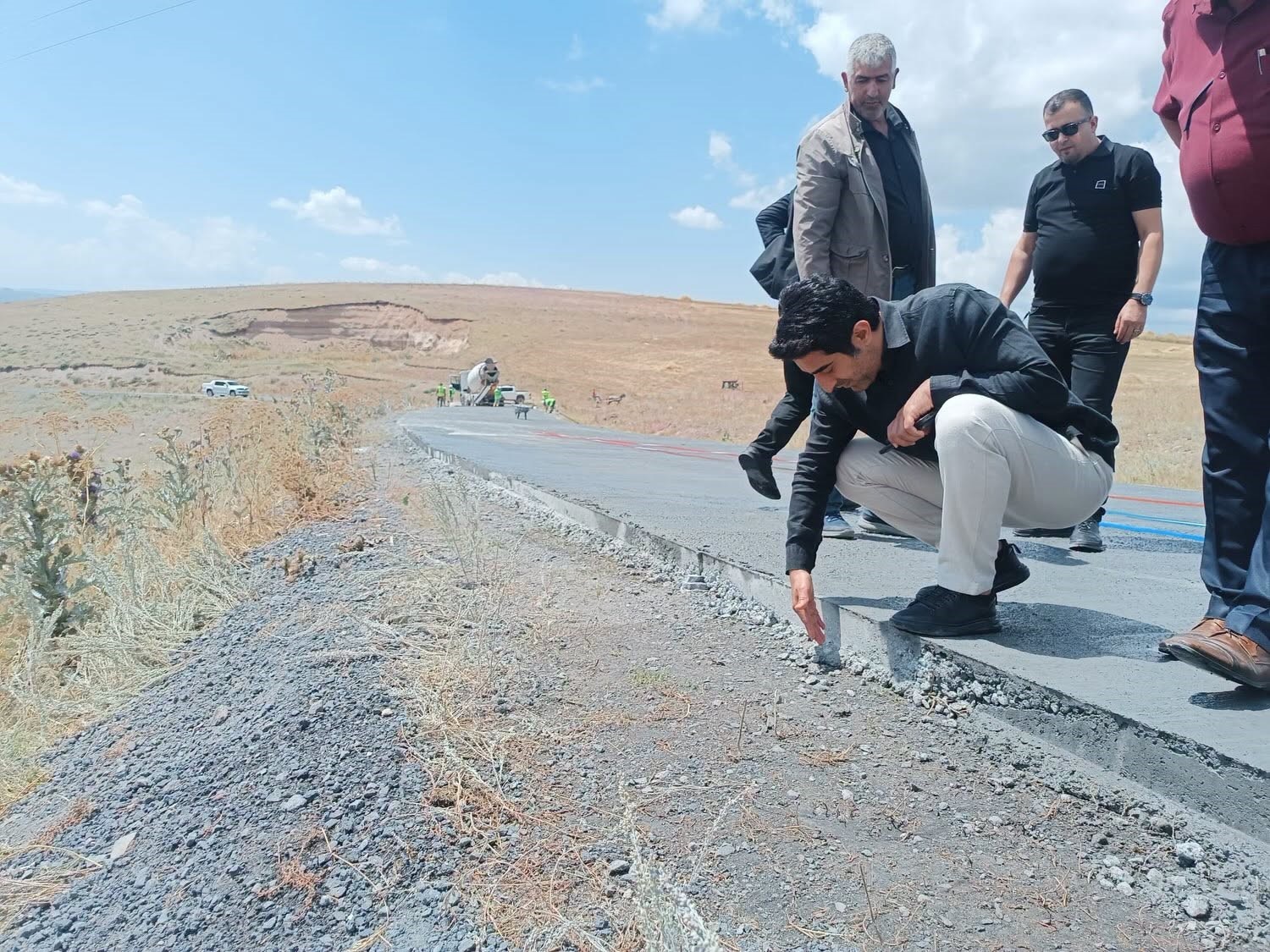 sarikamis-ta-beton-yol-calismalari-yerinde-incelendi