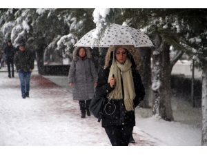 Elazığ’da 138 Köy Yolu Ulaşıma Kapandı