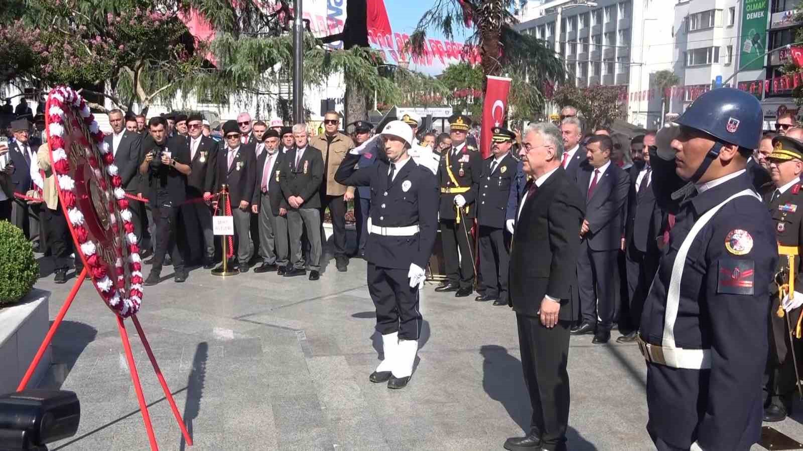 bursa-da-30-agustos-zafer-bayrami-coskusu
