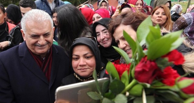 Binali Yıldırım, Mutlu Evliliğin Formülünü Açıkladı: İtaat Et, Rahat Et