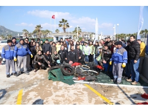 Bodrum’da Denizden Çıkan Atıklar Şok Etti