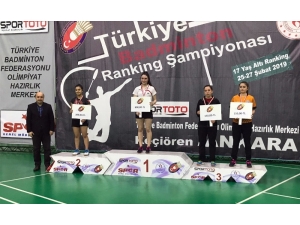Osmangazi Badmintonda Rakip Tanımıyor