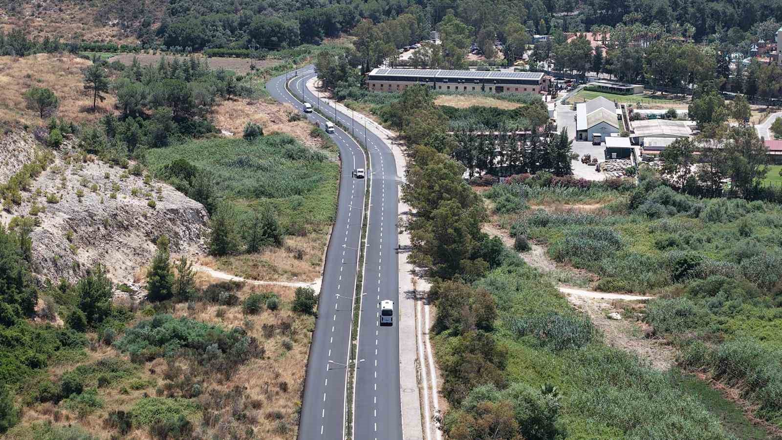 pamucak-yolu-bastan-sona-yenilendi