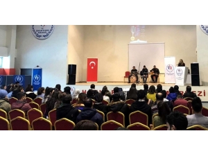 Hakkari’de “Sahne Sırası Sende” Yarışması Düzenlendi