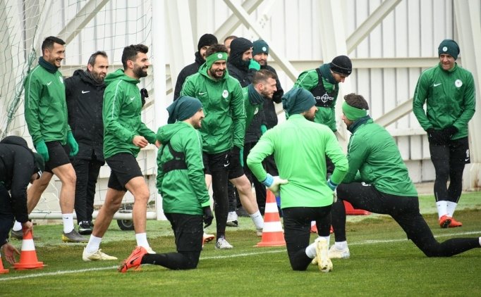 Konyaspor, 2 Yıldızdan Yoksun Çalıştı