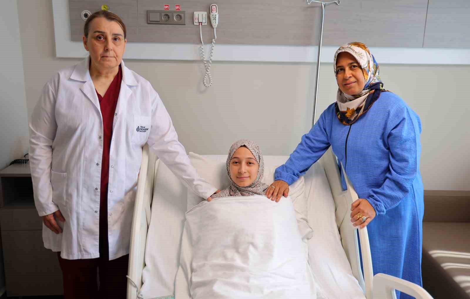 35-santimetrelik-kist-genc-hastanin-dogurganligi-korunarak-cikarildi