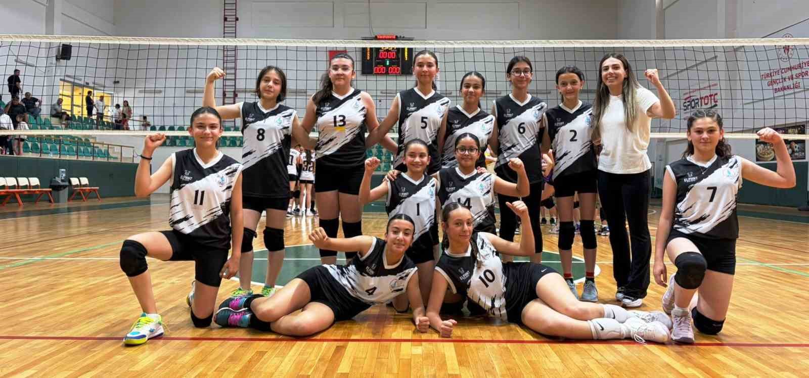 korfez-genclerbirligi-midi-kizlari-namaglup-sampiyon-oldu