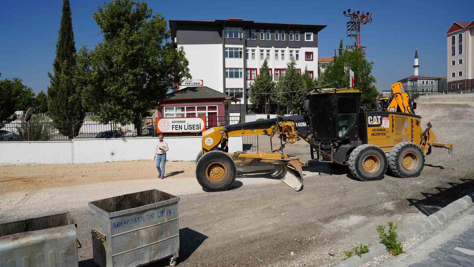 belediye-ekipleri-okullar-bolgesini-yeni-egitim-yilina-hazirliyor