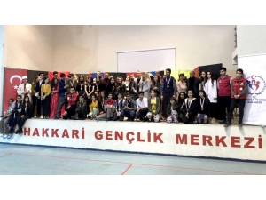 Hakkari’de “Hayallerini Sahneye Taşı” Tiyatro Yarışması