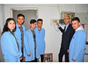 Öğrencilerin Akıllı Projesi Okullarına 23 Bin Lira Tasarruf Ettirdi