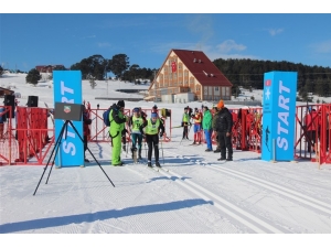 Ağrılı Kayakçılar Yine Zirvede