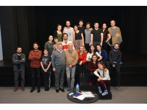 Tiyatro Sanatçısı Erdal Küçükkömürcü Öğrencilerle Buluştu