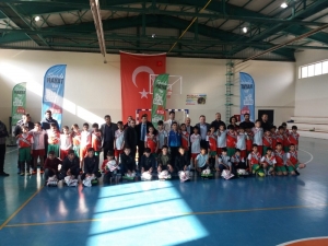 İlik Nakli Bekleyen Süleyman Futbol Oynama Hayaliyle Yaşama Tutunuyor