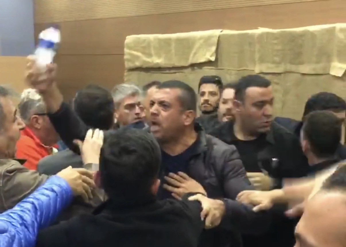 yeni-parti-odunpazari-ilce-seciminde-gerginlik