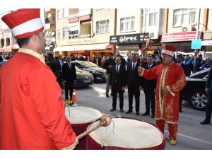 Cumhurbaşkanı Yardımcısı Oktay’a Mehterli Karşılama