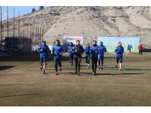 Evkur Yeni Malatyaspor, Başakşehir’e Bileniyor