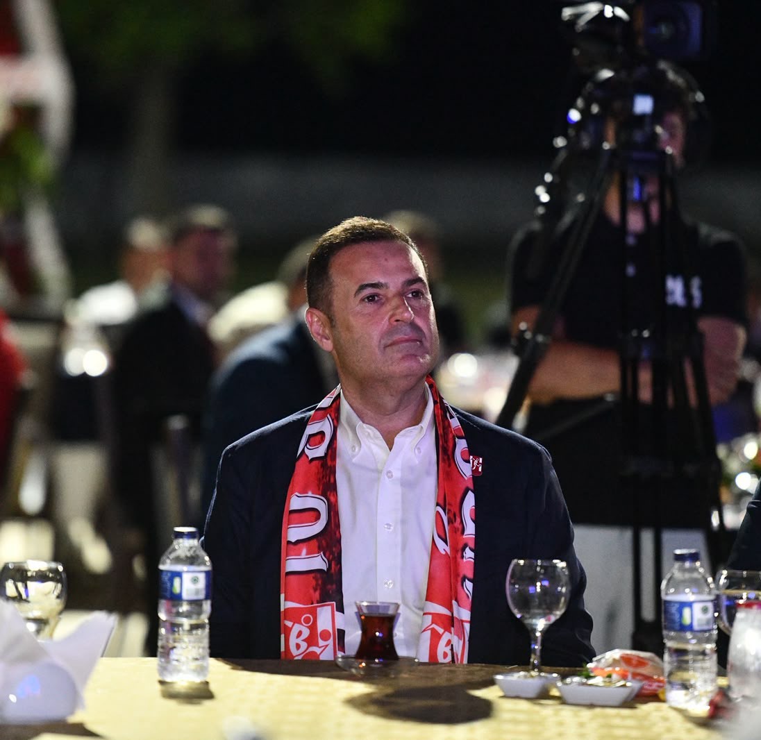 balikesirspor-sevdasi-icin-tum-balikesir-tek-yurek