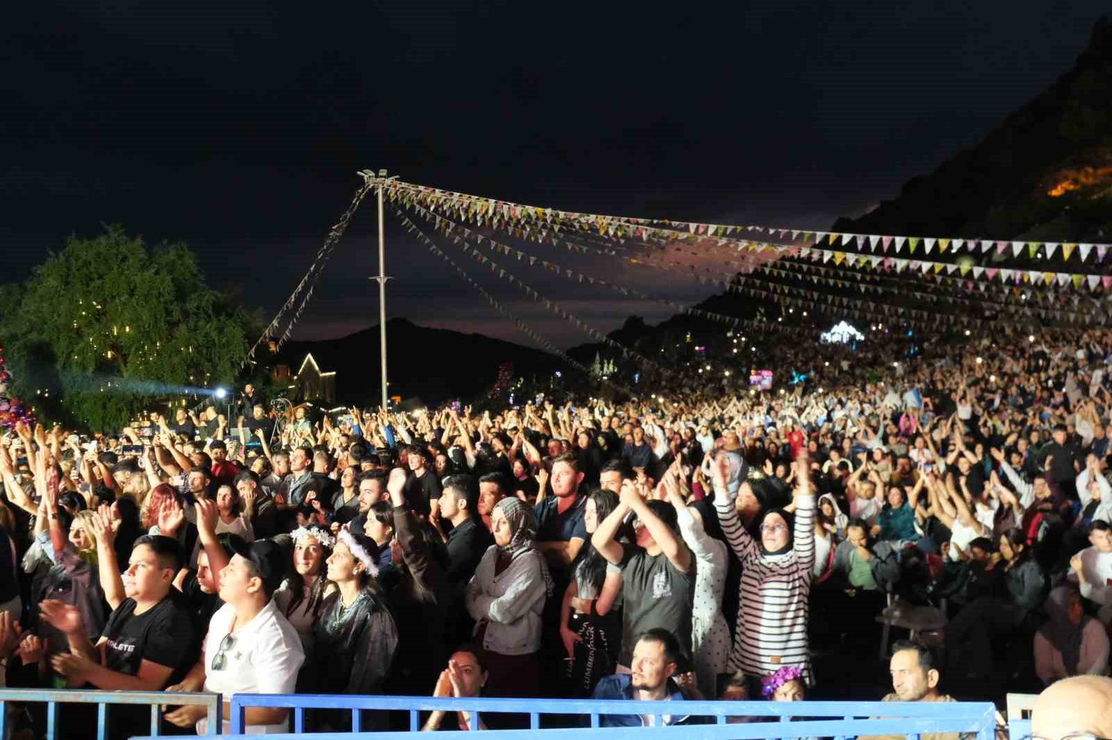 10-sivrihisar-uluslararasi-nasreddin-hoca-kultur-ve-sanat-festivali-100-bin-ziyaretciyi-agirladi
