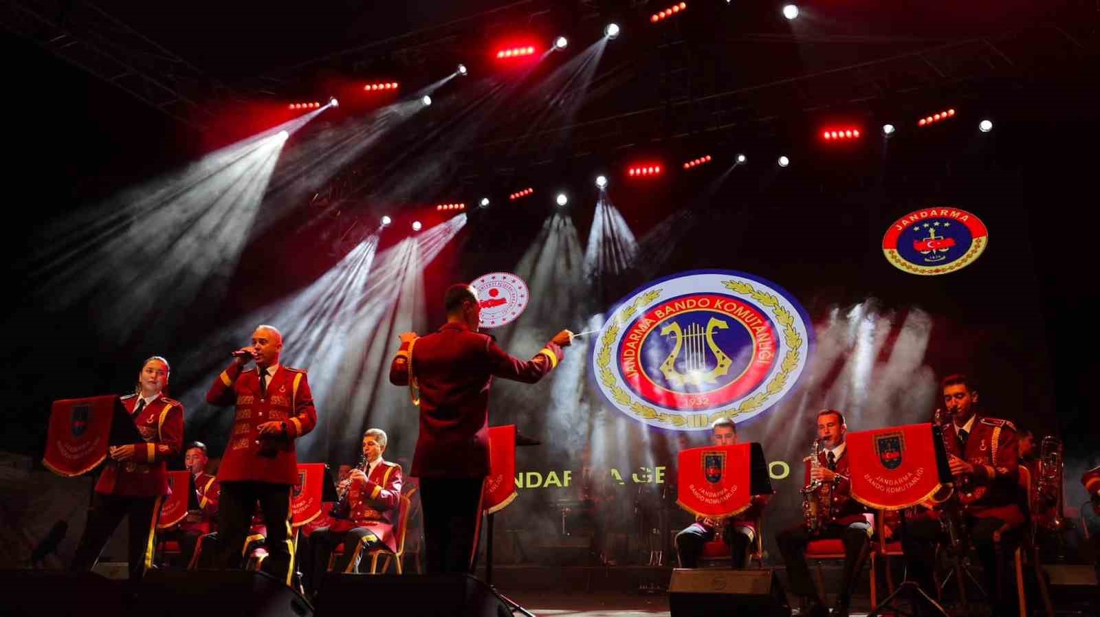kayseri-de-jandarma-bandosu-ile-unutulmaz-hafta-sonu