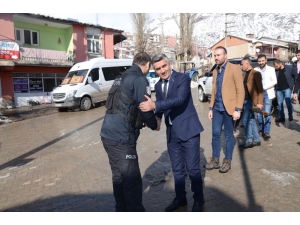 Ak Parti Belediye Başkan Adayı Polis Noktalarını Ziyaret Etti