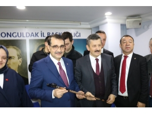 Bakan Selçuk: "Vatandaşlarımıza Bugüne Kadar Toplam 289 Milyar Lira Sosyal Yardım Ulaştı"