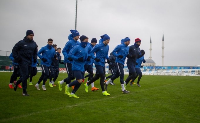 Kasımpaşa'ya Yönetimden Takıma Güven Ziyareti