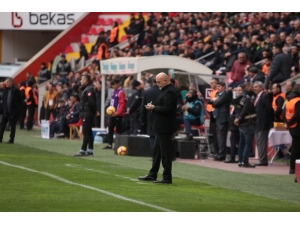 Spor Toto Süper Lig: İm Kayserispor: 0 - Beşiktaş: 0 (Maç Devam Ediyor)