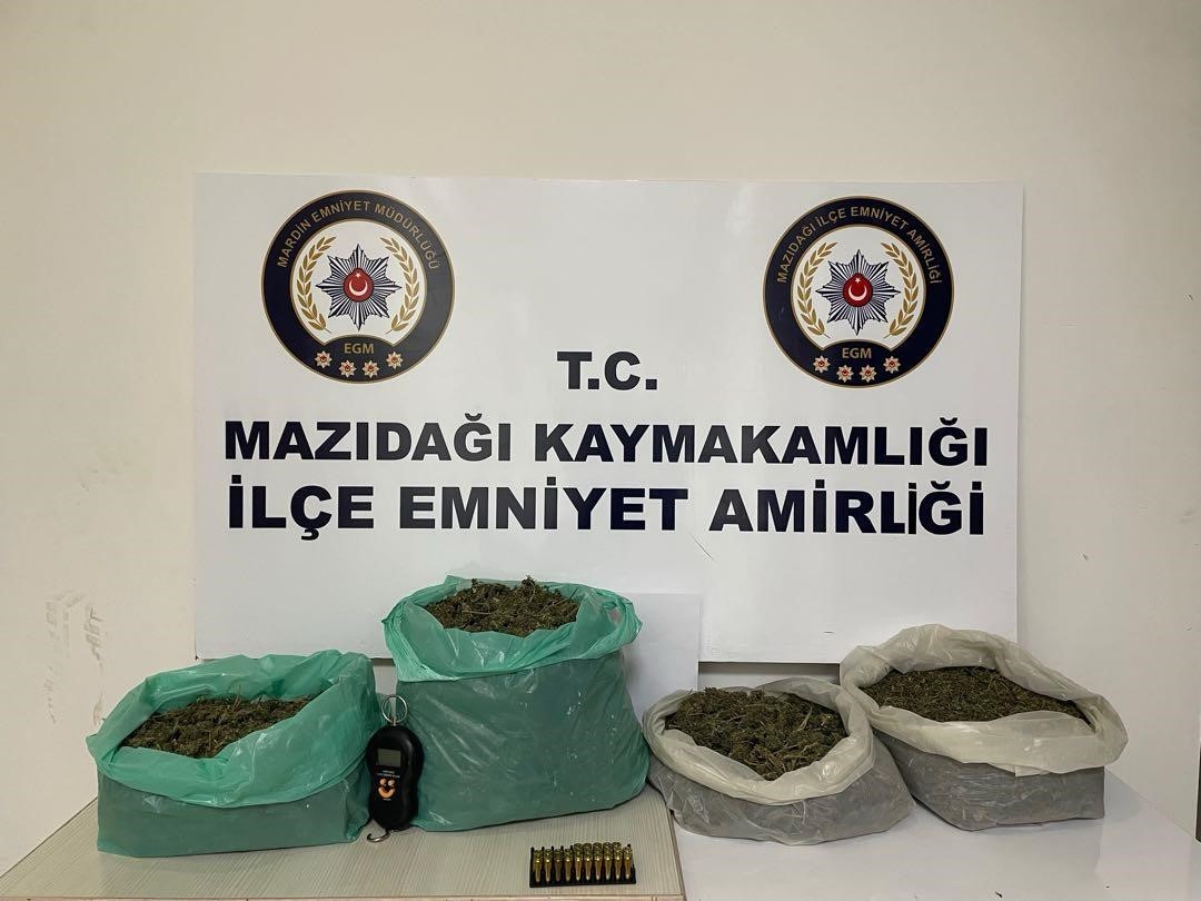 mardin-de-4-kilo-636-gram-uyusturucu-ele-gecirildi-2-gozalti