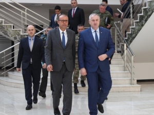 Türkiye’nin Priştine Büyükelçisi Sakar’dan Kosova Savunma Bakanı Berisha’ya Ziyaret